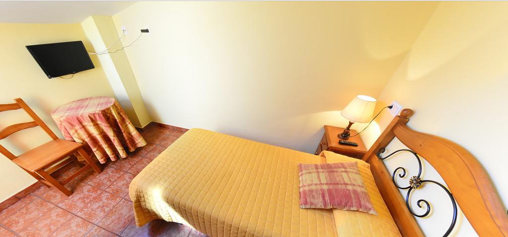 מלון Velilla del Rio Carrion Hostal Bar Stop מראה חיצוני תמונה