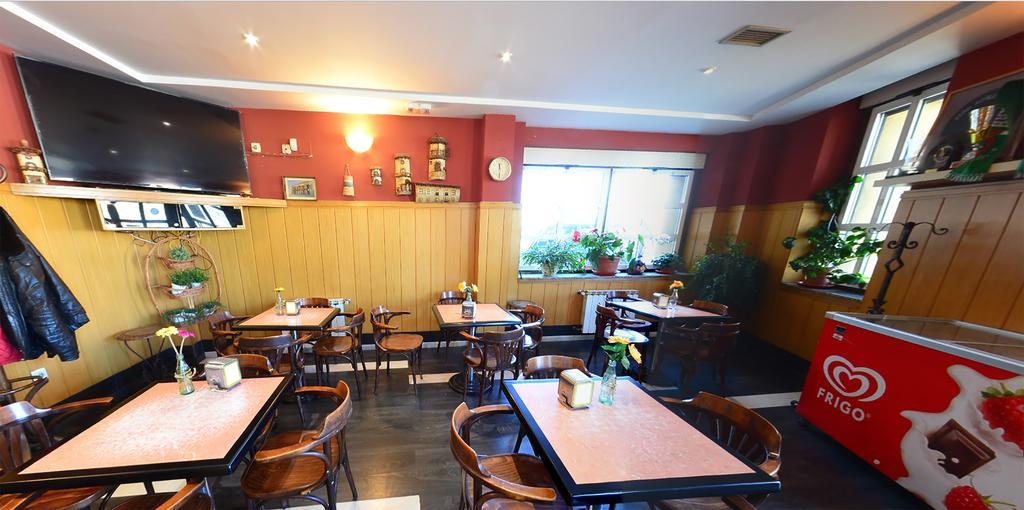 מלון Velilla del Rio Carrion Hostal Bar Stop מראה חיצוני תמונה